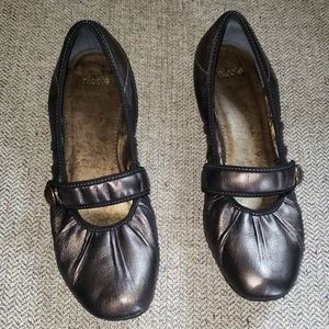 Nicole Carma Size 10 Pewter Black Mary Jane Flats